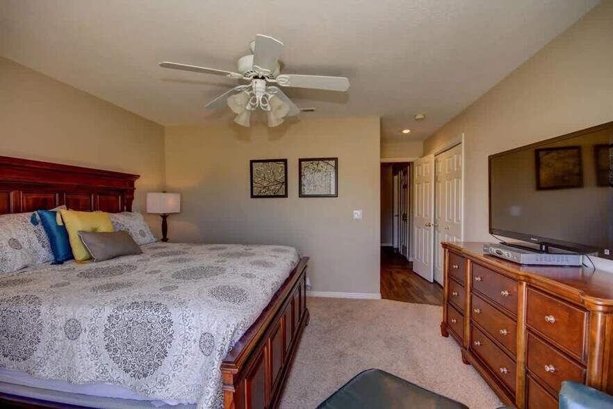 Building Photo - 1845 W Canyon View Dr