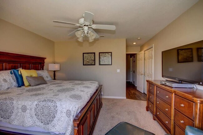 Building Photo - 1845 W Canyon View Dr