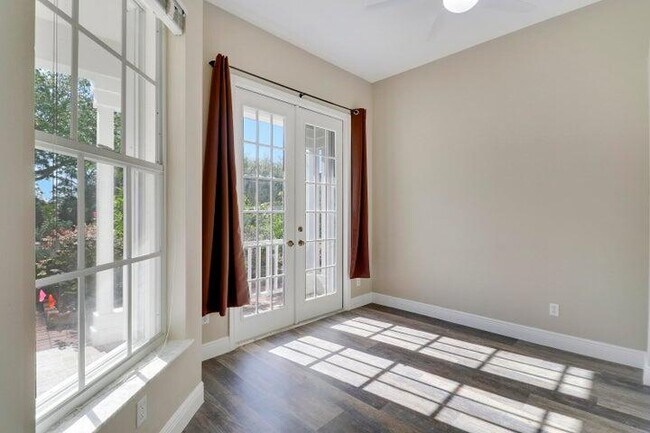 Building Photo - 3033 SE Brierwood Pl