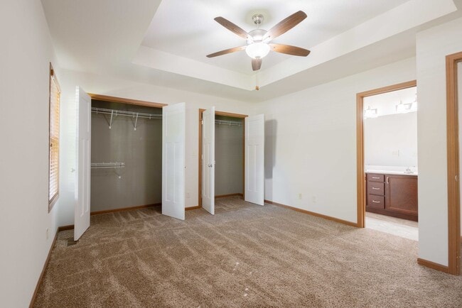 Building Photo - 3 BED, 2 BATH, 2 CAR GARAGE DUPLEX - Avail...