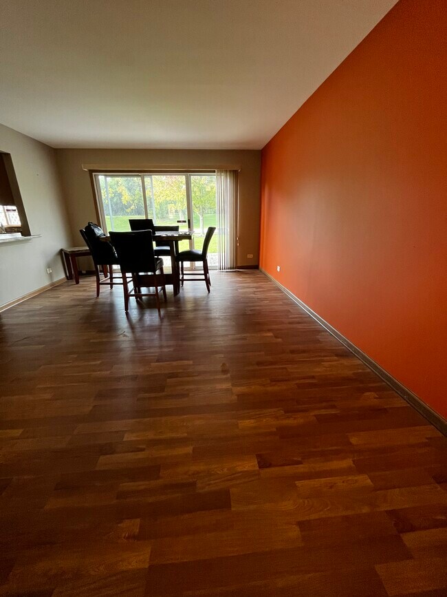 Building Photo - 180 Port Royal Cir