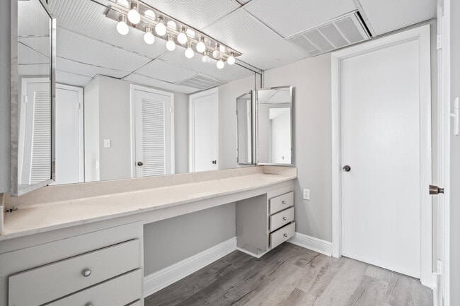 Building Photo - 2851 S Ocean Blvd