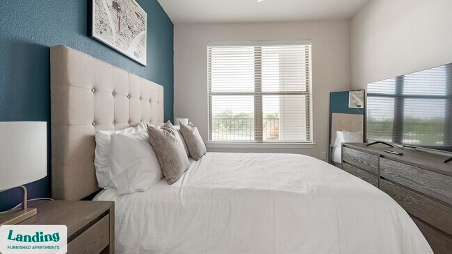 Building Photo - 14015 Univ Pass