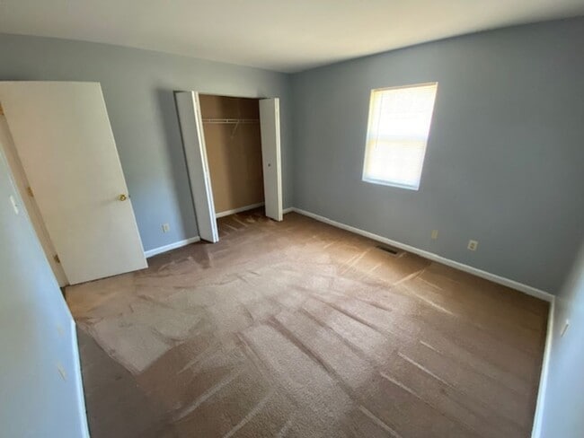 Building Photo - Rural & Adorable Rancher for Rent on large lot!