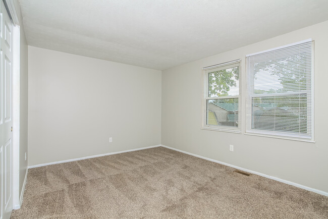 Building Photo - 2764 Quaker Ct