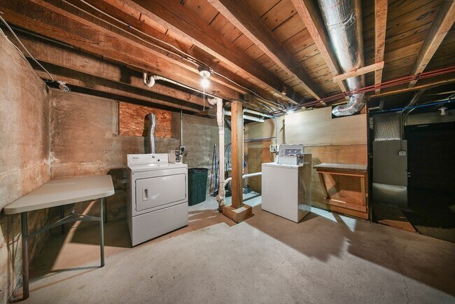 Building Photo - 16 Bellevue Ave