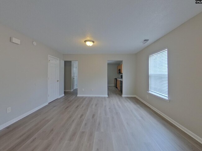 Building Photo - 381 Valley Heights Ln