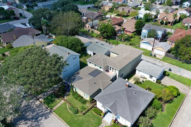 Building Photo - 4708 Woodrow Ave