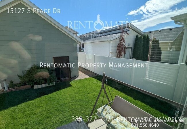 Building Photo - 15127 Peace Dr