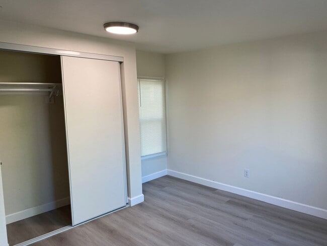 Building Photo - 1711 Bridge Ave