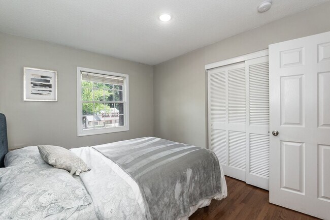 Building Photo - 2212 Foxtrot Rd