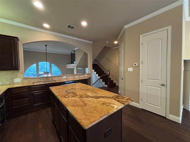 Building Photo - 5748 Robbie Rd