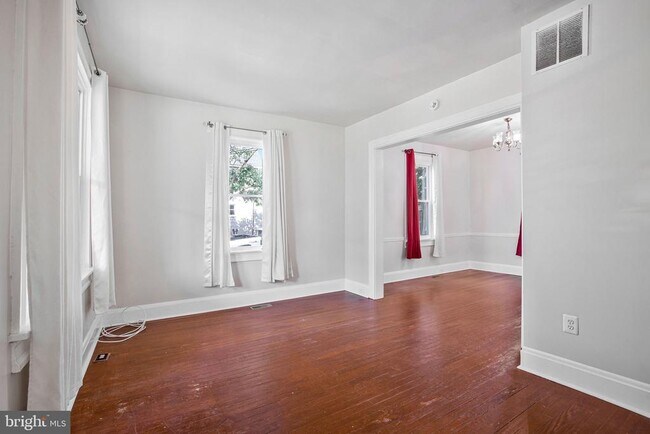 Building Photo - 508 Cording Ave