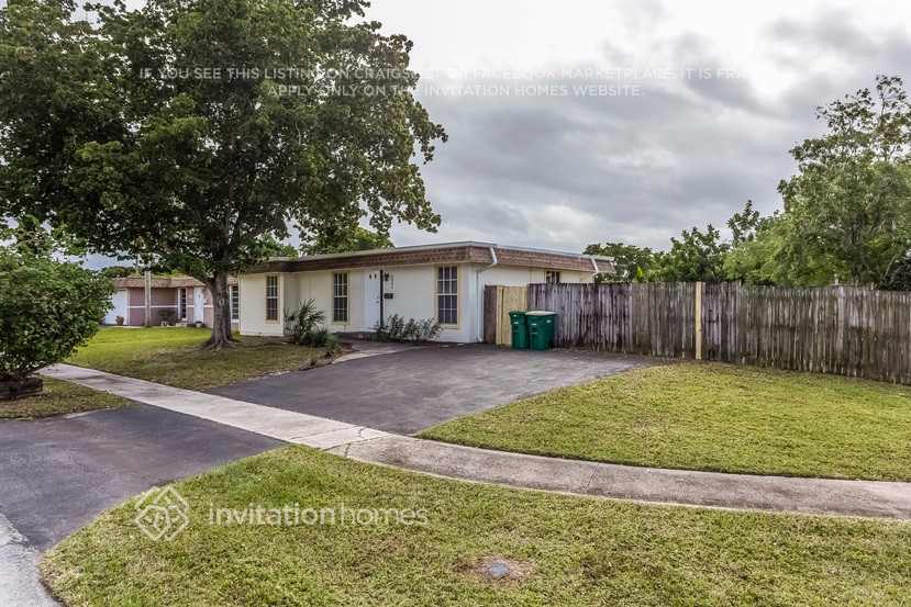 Building Photo - 6904 NW 79th St