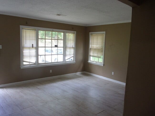 Building Photo - 1297 Vicoscia Ave