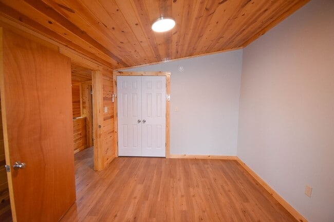 Building Photo - RTSA25-27