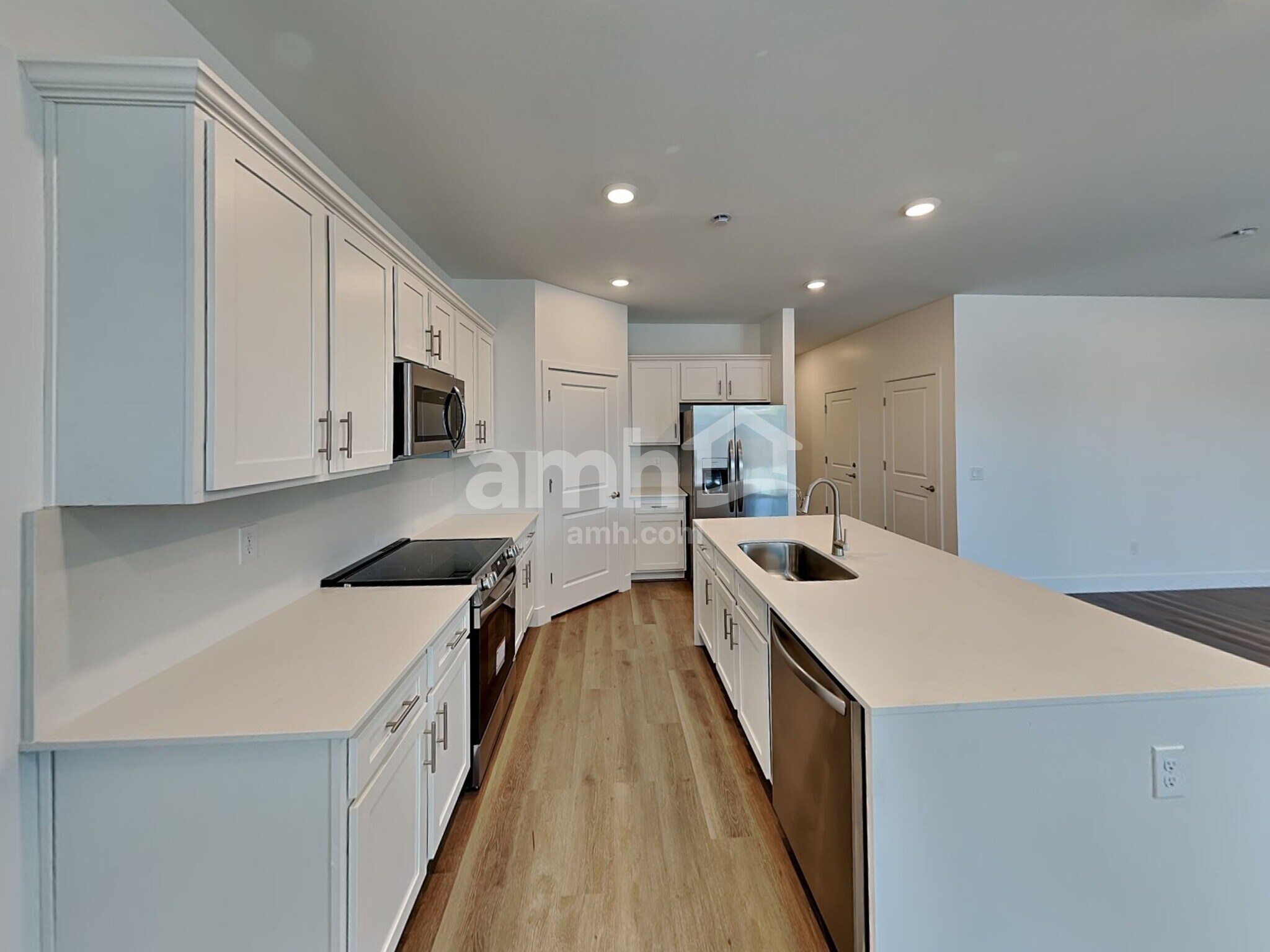Building Photo - 9588 Harkes Dr