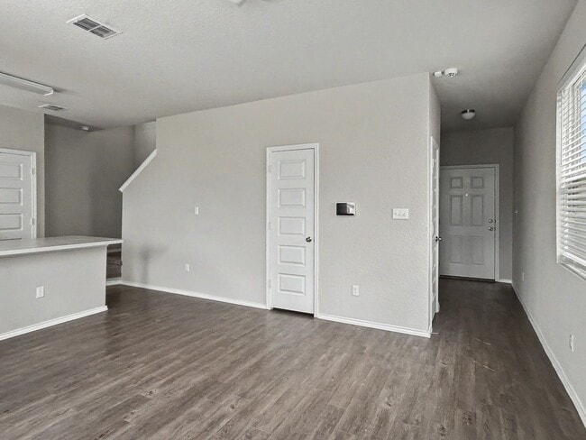 Building Photo - Comfortable Southside Home Near Shopping, Dining & Texas A&M
