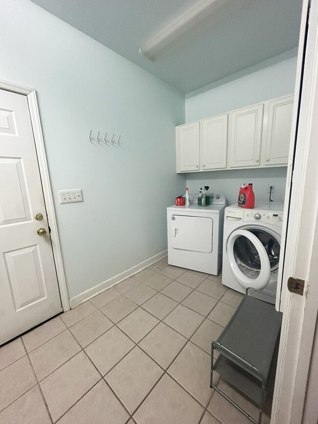 Building Photo - 111 Fawn Creek Ct