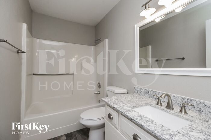 Building Photo - 2331 E Alameda Dr