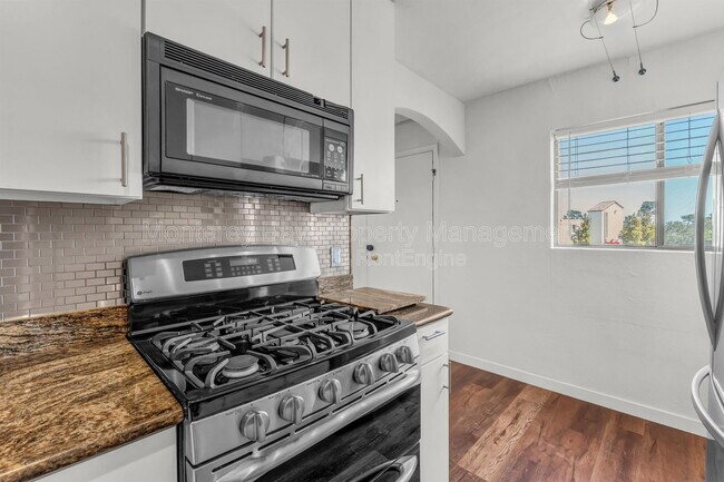 Building Photo - 500 Glenwood Cir