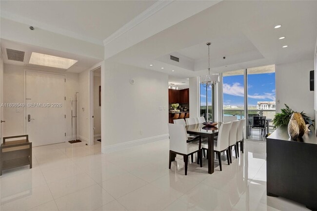 Building Photo - 16001 Collins Ave