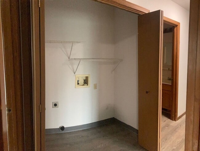 Building Photo - Duplex In Quiet Neighborhood