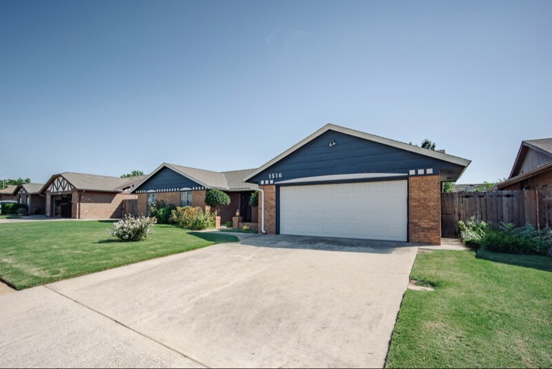 Building Photo - 1516 Craford Ct