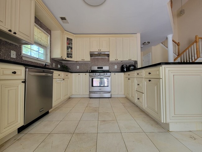 Kitchen - 1 Painted Wagon Rd