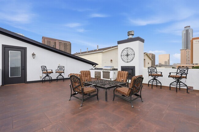 Building Photo - 5330 Fayette St