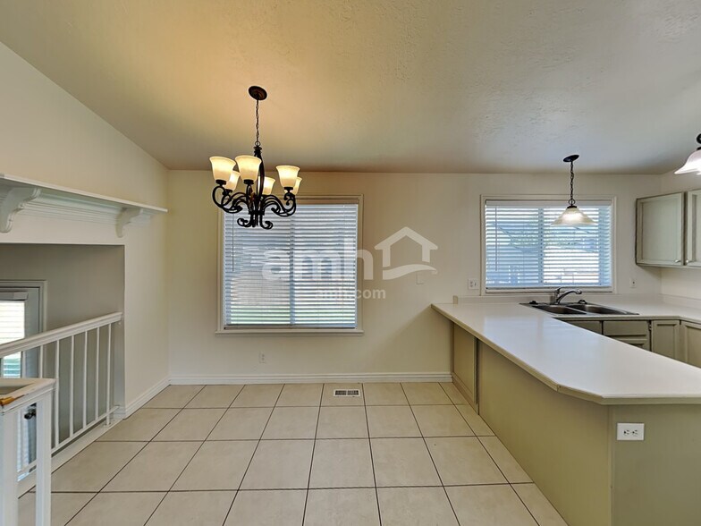 Building Photo - 5544 Lopalena Cir