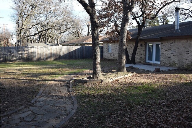 Building Photo - 2808 Bent Tree Ln