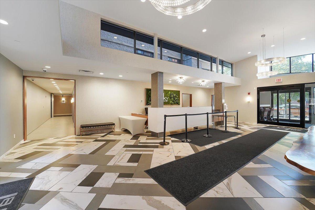 Building Photo - 700 1st St