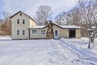 Building Photo - Private 3-Bedroom Single-Family Rental on 10+ Acres - Available for June 1st!