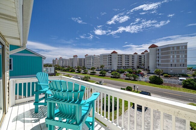 Building Photo - FULLY FURNISHED OFF-SEASON RENTAL STARTING MID-OCT