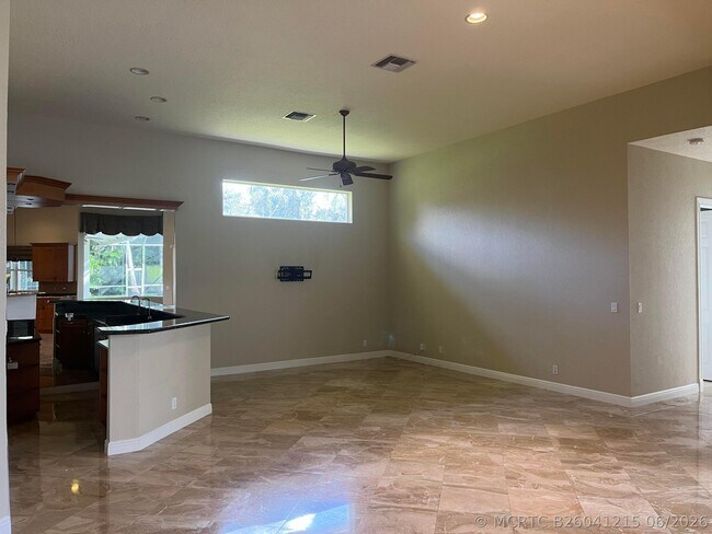 Building Photo - 7724 NW 47th Dr