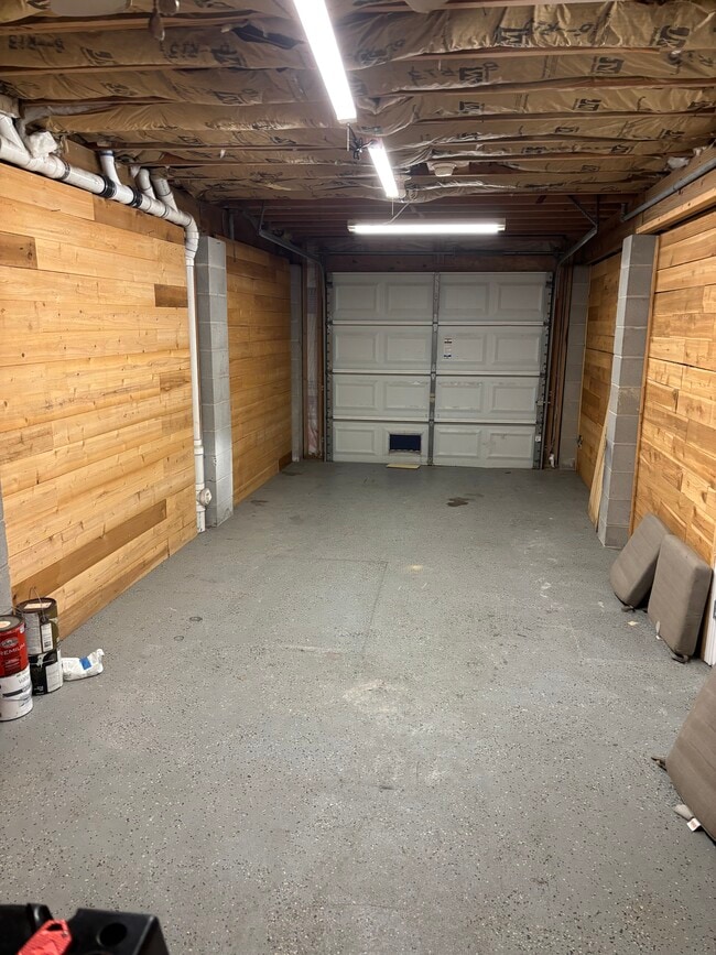 Building Photo - 1136 Sailfish St