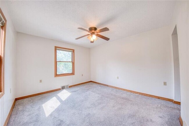Building Photo - 4465 Mt Troy Rd Ext