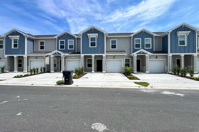Building Photo - 2607 Skyline Lp
