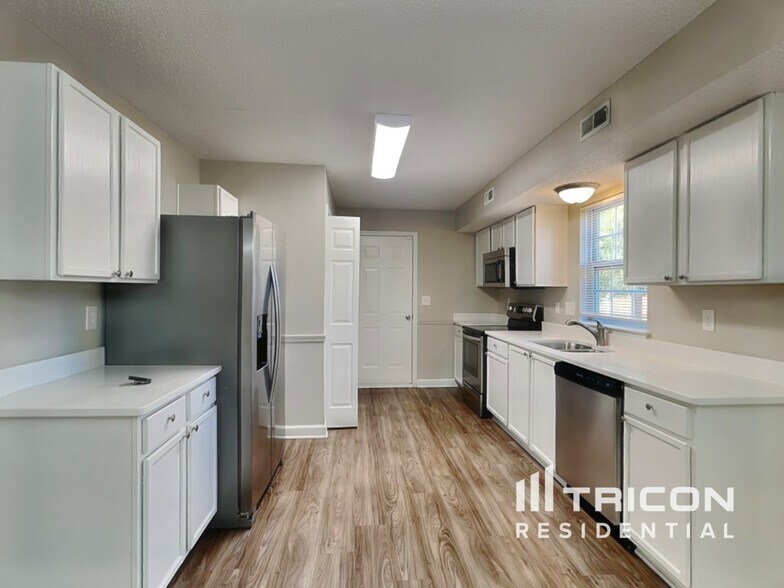 Building Photo - 2608 Misty Cove Pl NE