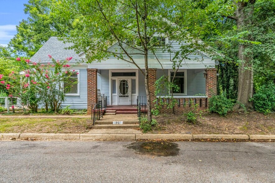 Primary Photo - 625 8th St N