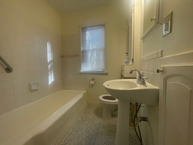 Building Photo - Charming 2-Bed, 1.5-Bath With Flex Space f...