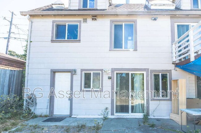 Building Photo - 1723 Bayo Vista Ave