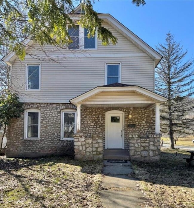 Building Photo - 440 N Main St