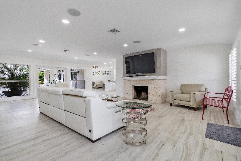 Primary Photo - 411 Poinciana Dr