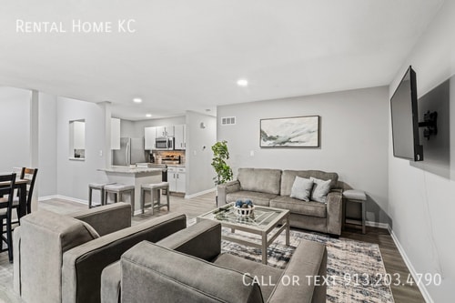 Building Photo - 10965 Gillette-