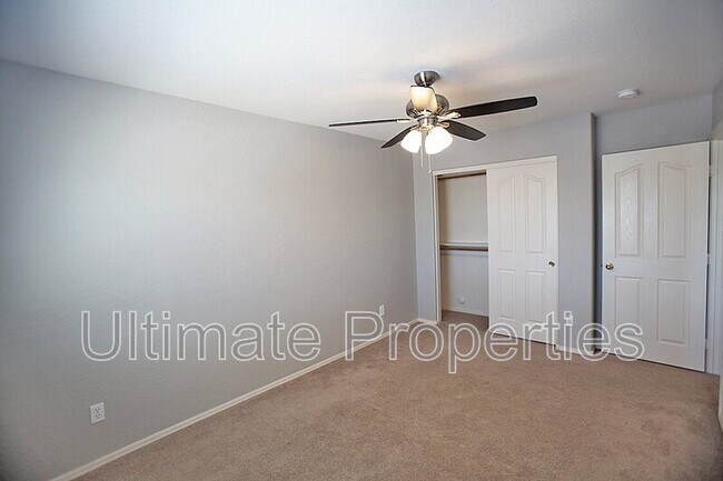 Building Photo - 14978 N 172nd Dr