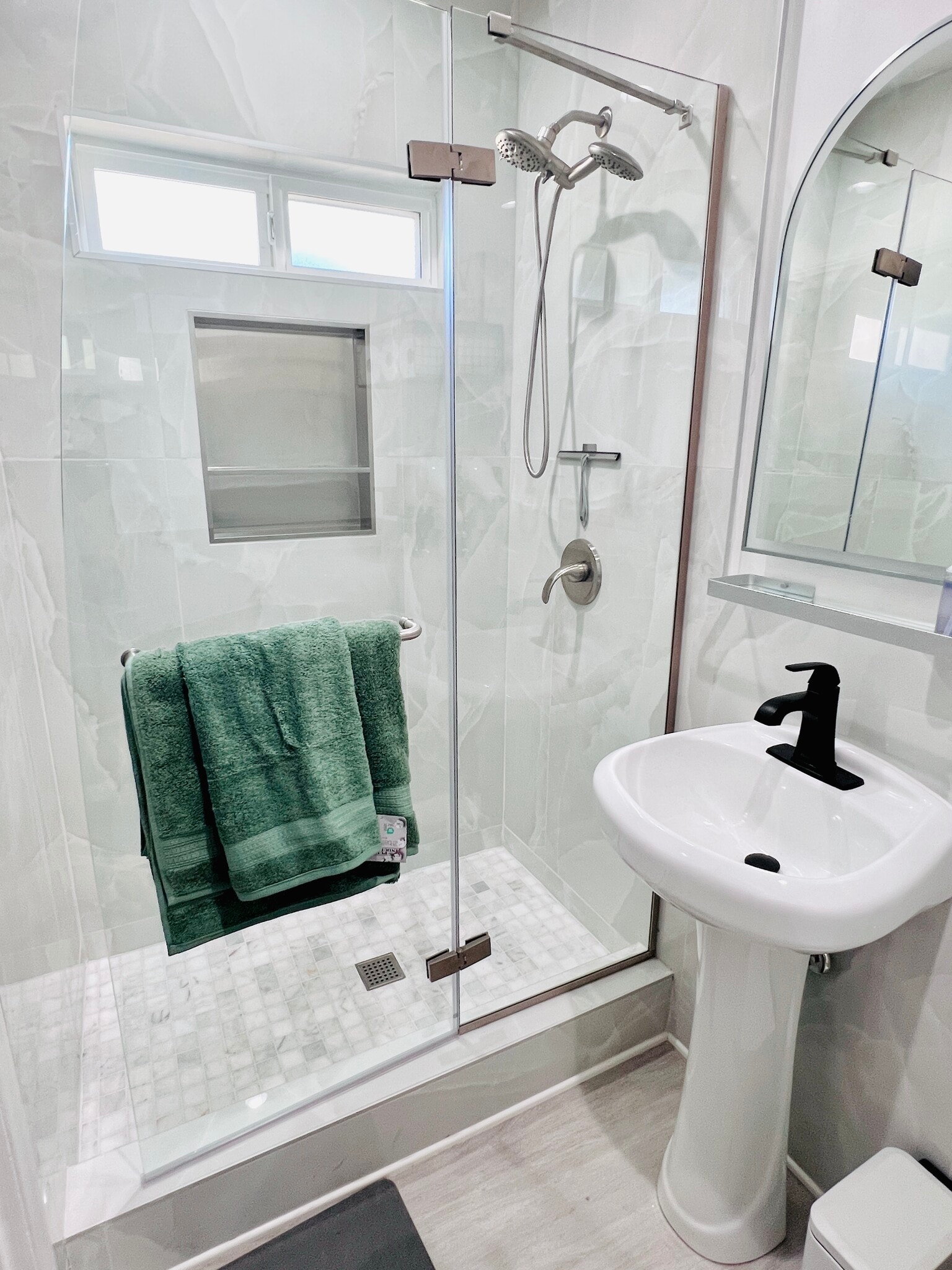 Building Photo - 328 S Pickering Way