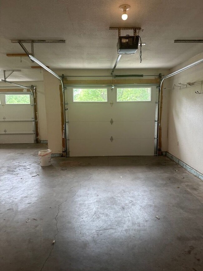 Building Photo - 4 Bed, 2 bath Single Family Home - Pillager