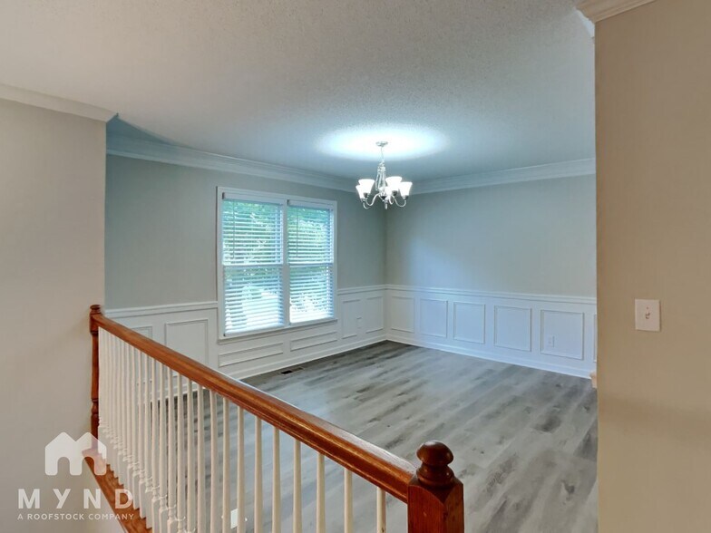 Building Photo - 103 Creekside Dr